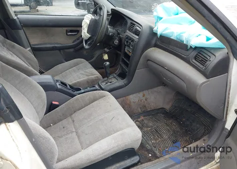 2001 Subaru Legacy L from USA, damaged, VIN 4S3BH635517302517